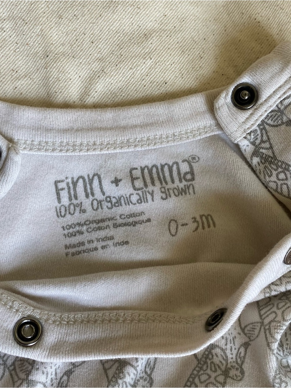 Finn + Emma Organic Cotton Baby One-Piece Bodysuit in Cream and grey (0-3M)